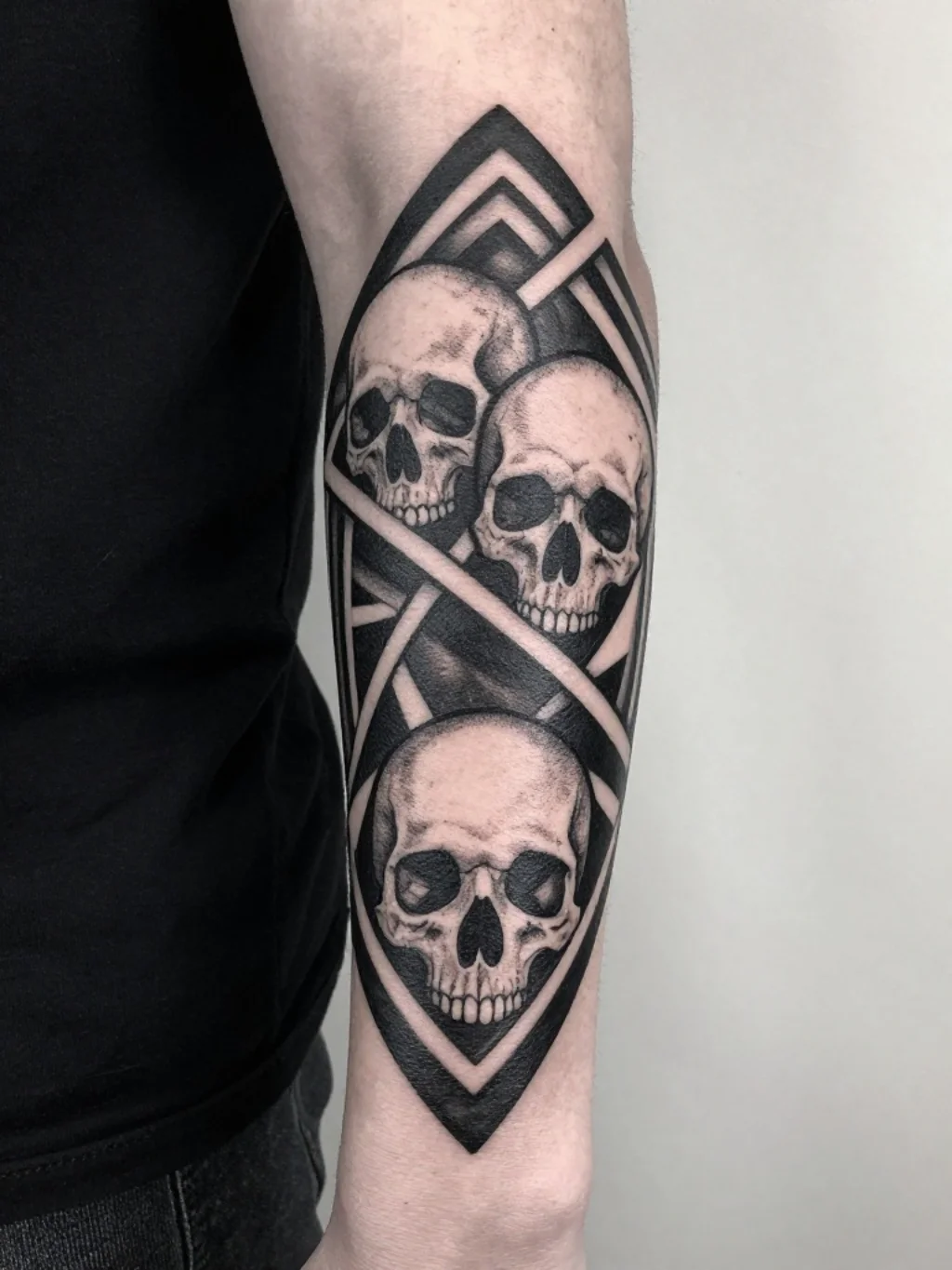 Monochromatic Ink Minimalist Layouts Redefine Modern Realism Mastery