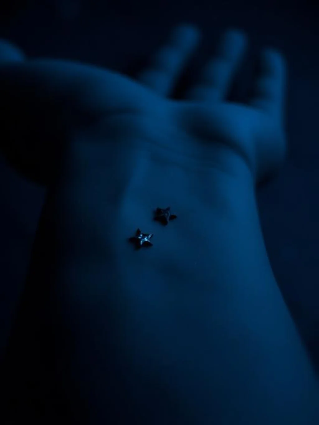 Star and Moon Combinations Small Enough to Stay Subtle