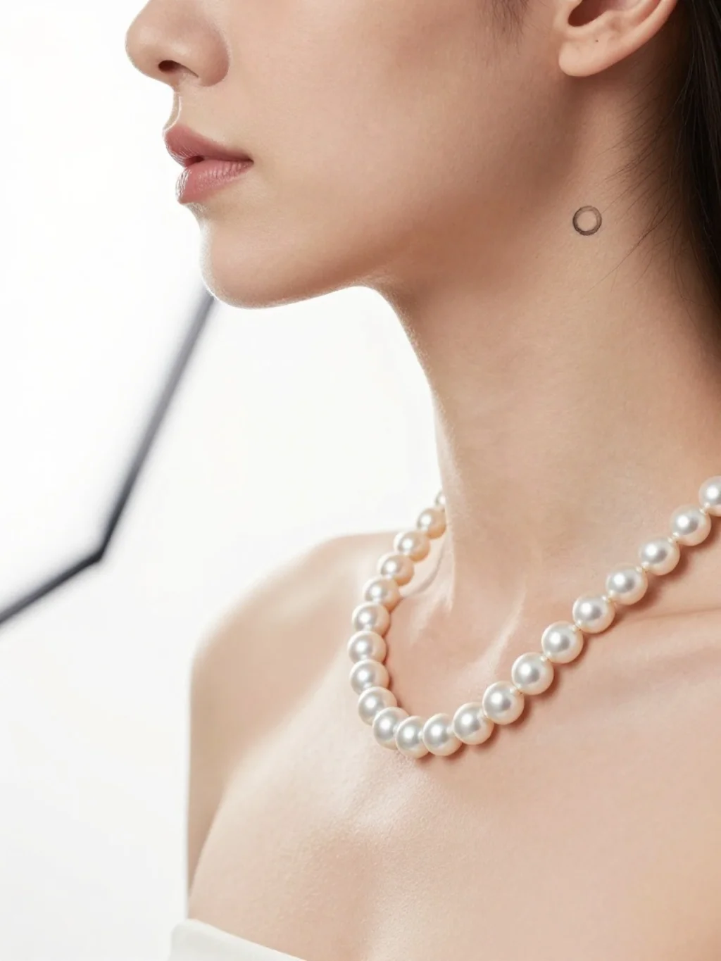 Pearl Necklace Tattoos and the Quiet Elegance Making a Thunderous Comeback